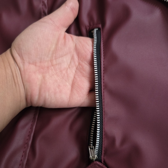 Elegant Burgundy Leather Jacket for Women - Picture 6 of 14